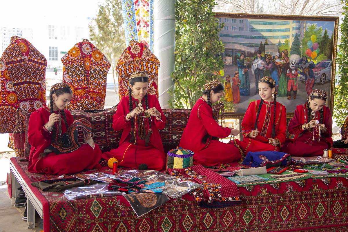 Tribute to women awarded the honorary title "Ene mähri"